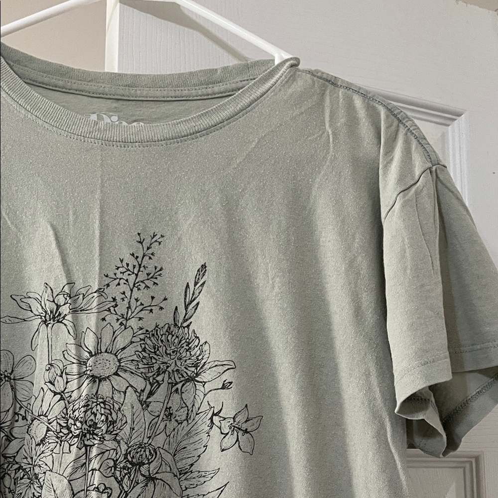 Doe Graphic Tee